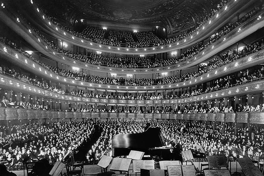 Na zdjęciu widać salę koncertową opery House w Sydney.