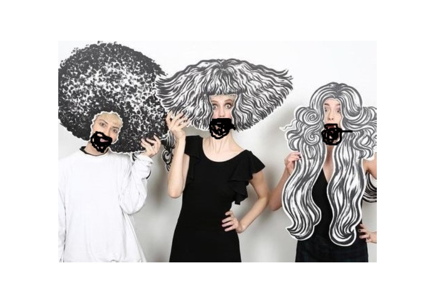 trzy kobiet z fryzurami zrobionymi z papieru