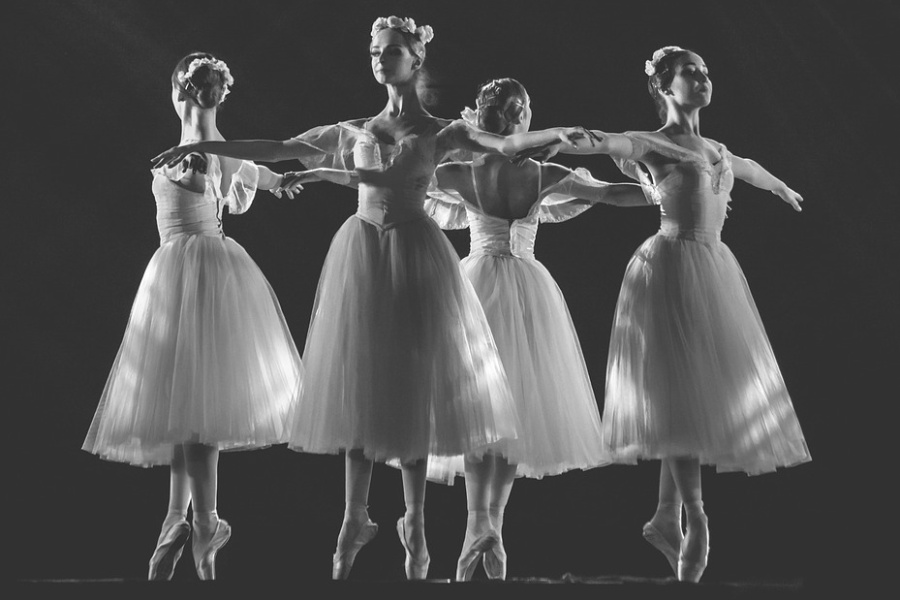 cztery tańczące baletnice
