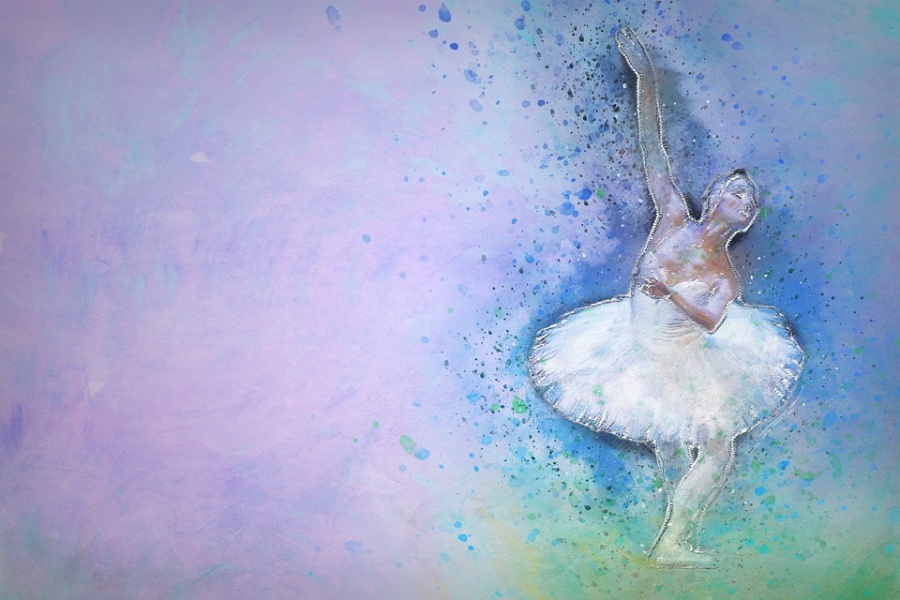 Zdjęcie przedstawia postać baletnicy w białym kostiumie na niebieskim tle.